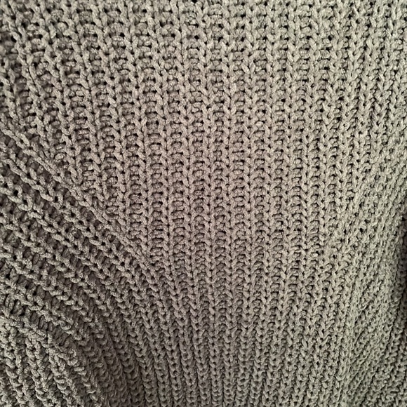 Green Sweater - Picture 3 of 4